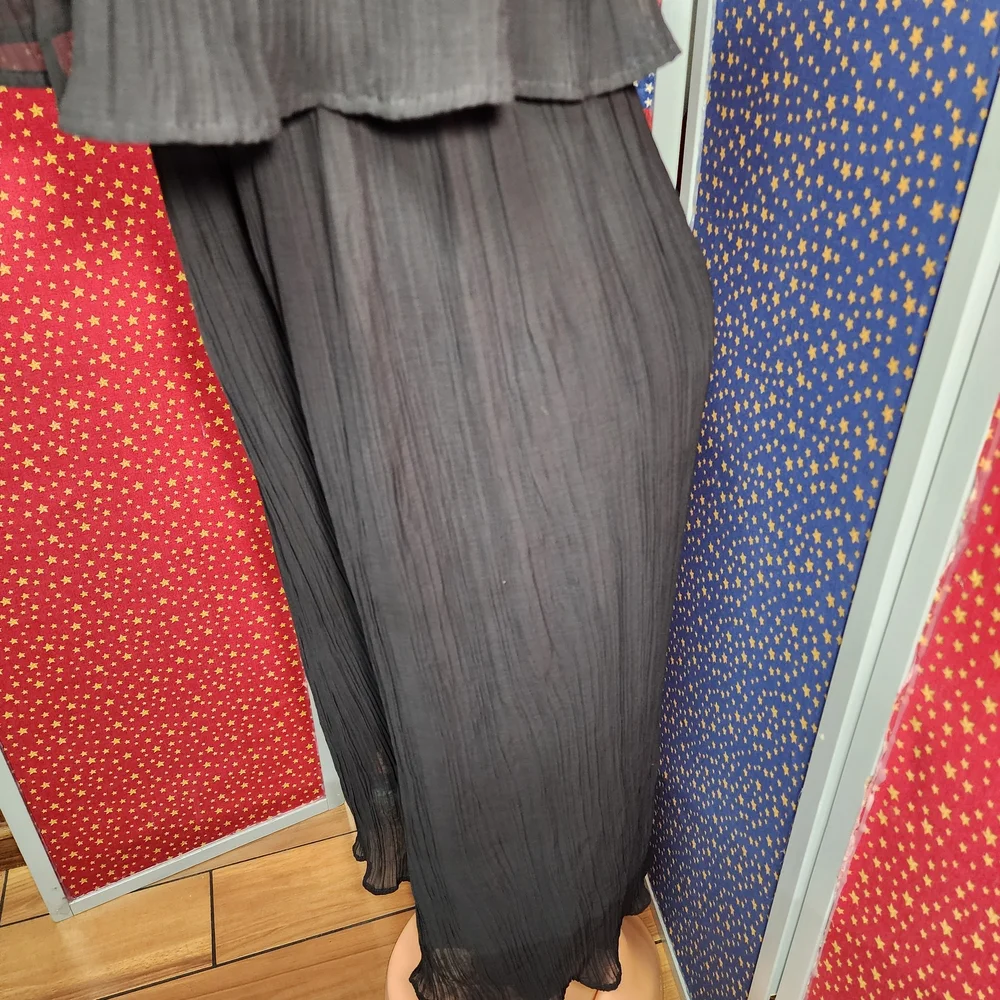 **Express Black Pleated Wide-Leg Jumpsuit** - Picture 4 of 11